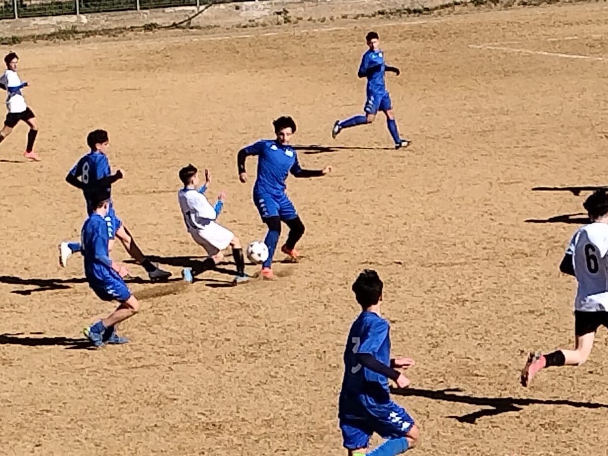 Scopri di più sull'articolo Vittoria per l’Under 17 regionale, pareggio per l’Under 15. Tanti gol nel fine settimana biancazzurro